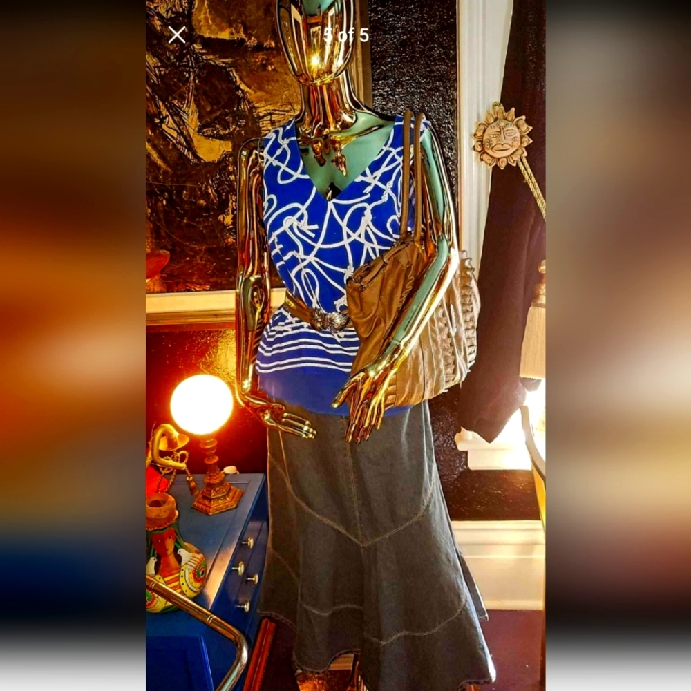GORGEOUS Woman's Outfit. Skirt, Top, Belt, Plus Purse! All for Only $75! 🤩💖🥰